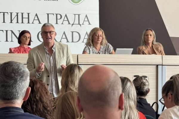 Inovacije u digitalizaciji i učenju kroz rad 09